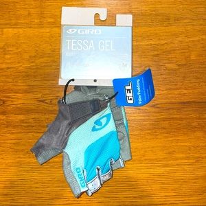 NWT Giro biking gloves